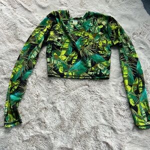 Surfer Girl Green Tropical Print Long-Sleeve Crop Top